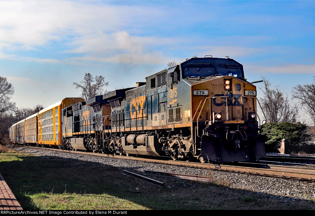 CSX 275 on M-567